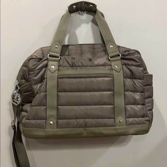 Cynthia Rowley Travel Weekend Quilted Overnight Green Bag - Picture 1 of 13